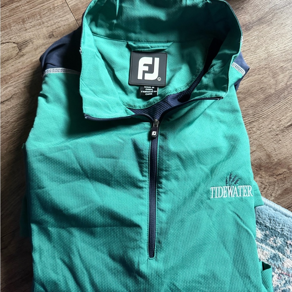 Tidewater Golf Club FJ  Green Rain Pullover with Zip Large worn once